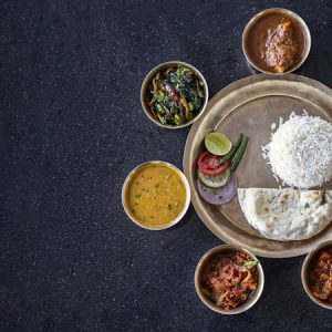 Butter Garlic Naan with Gravy #18 [Spicy Garden Cafe]
